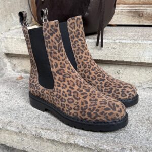 Nerogiardini usnjeni tigrasti gležnarji