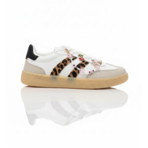 Modne superge z raznimi detajli