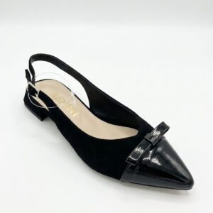 Renini usnjene črne balerinke na špico